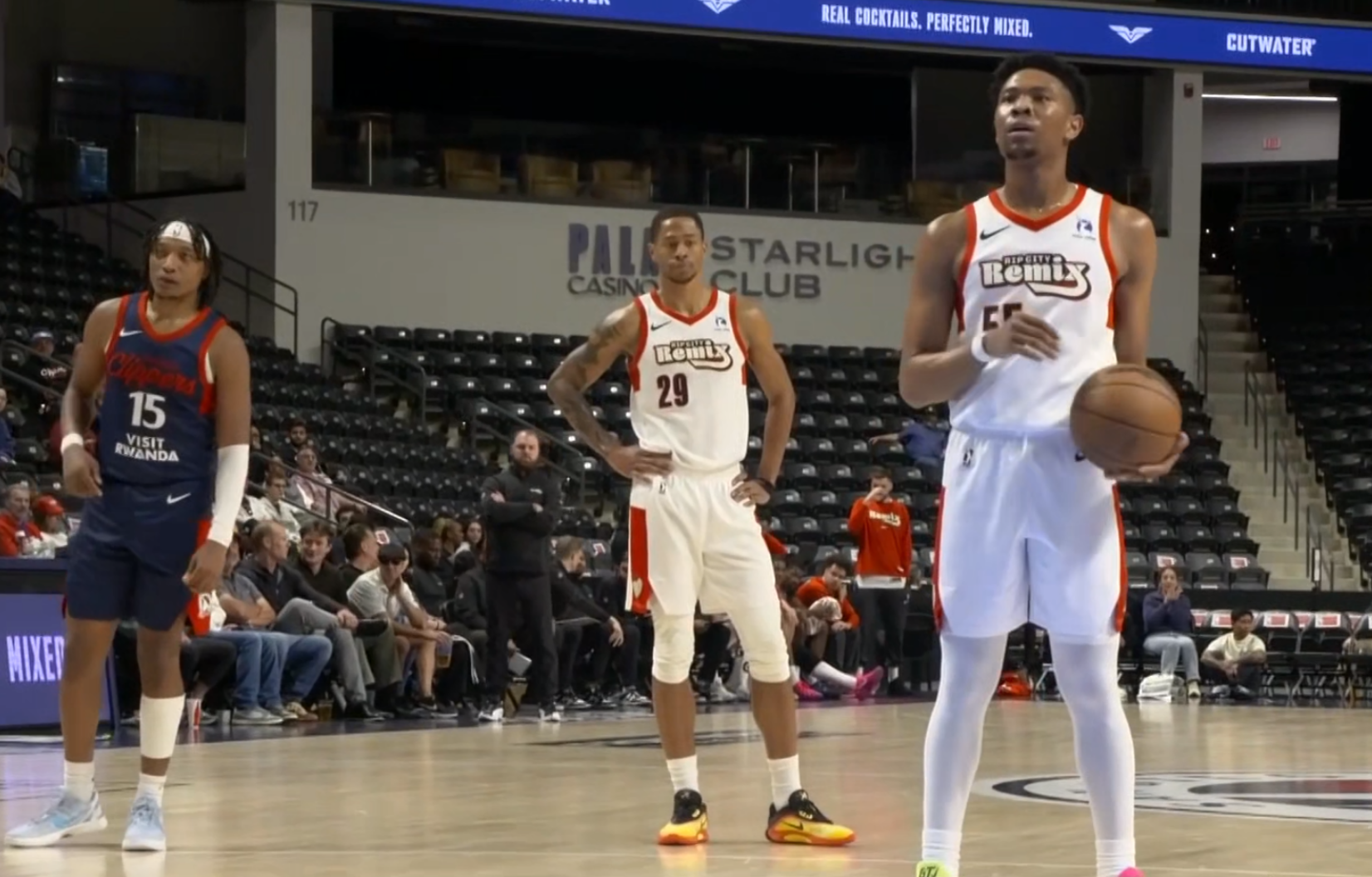 PG游戏平台-杨瀚森16中14，狂轰31+8+3！创3项生涯新高，加盟开拓者真涨球了